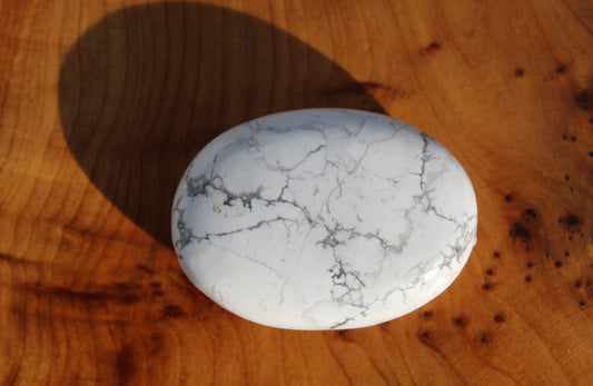 Howlite Palmstone